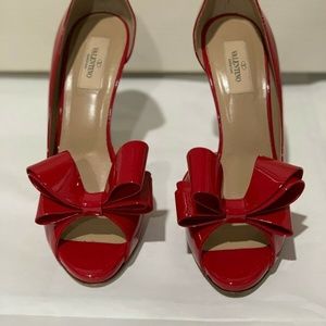 Valentino Patent D'Orsay Bow Pumps EU40/US 10 RED